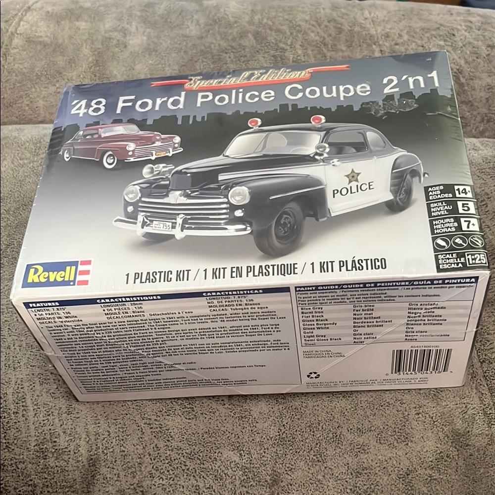 48 Ford Police Coupe 2'n1 Model Kit - Black and White